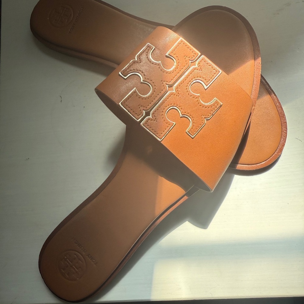 Tory Burch Tan Leather Sandals with Embossed Logo